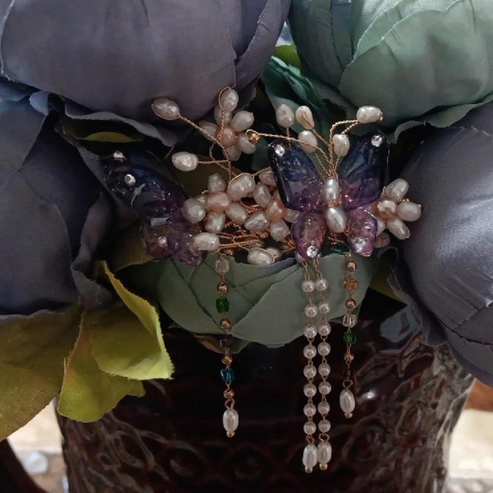 Beautiful Natural Pearl Hair Clip.